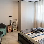 Top Central Supreme Apartment Next To Ndk
